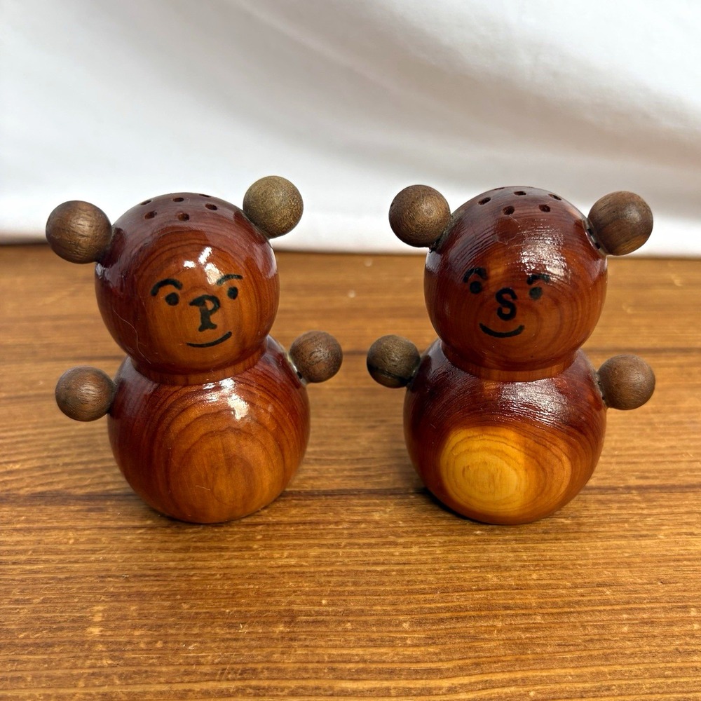 Vintage Wood Bear Salt & Pepper Shakers Set Brown Novelty Animal Theme Set of 2